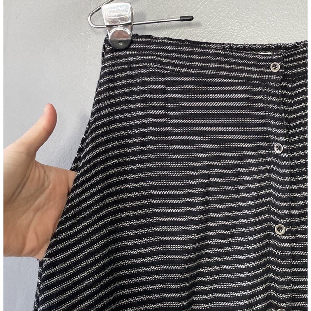 Merona Midi Button Skirt Size Medium Black White Striped Coastal Casual Preppy - Picture 3 of 10